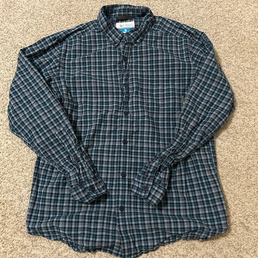 Columbia Blue Casual Button Down Shirt with Plaid Pattern